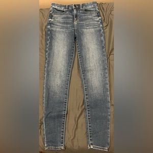 American Eagle Curvy Hi-Rise Jegging; Size 2 Regular